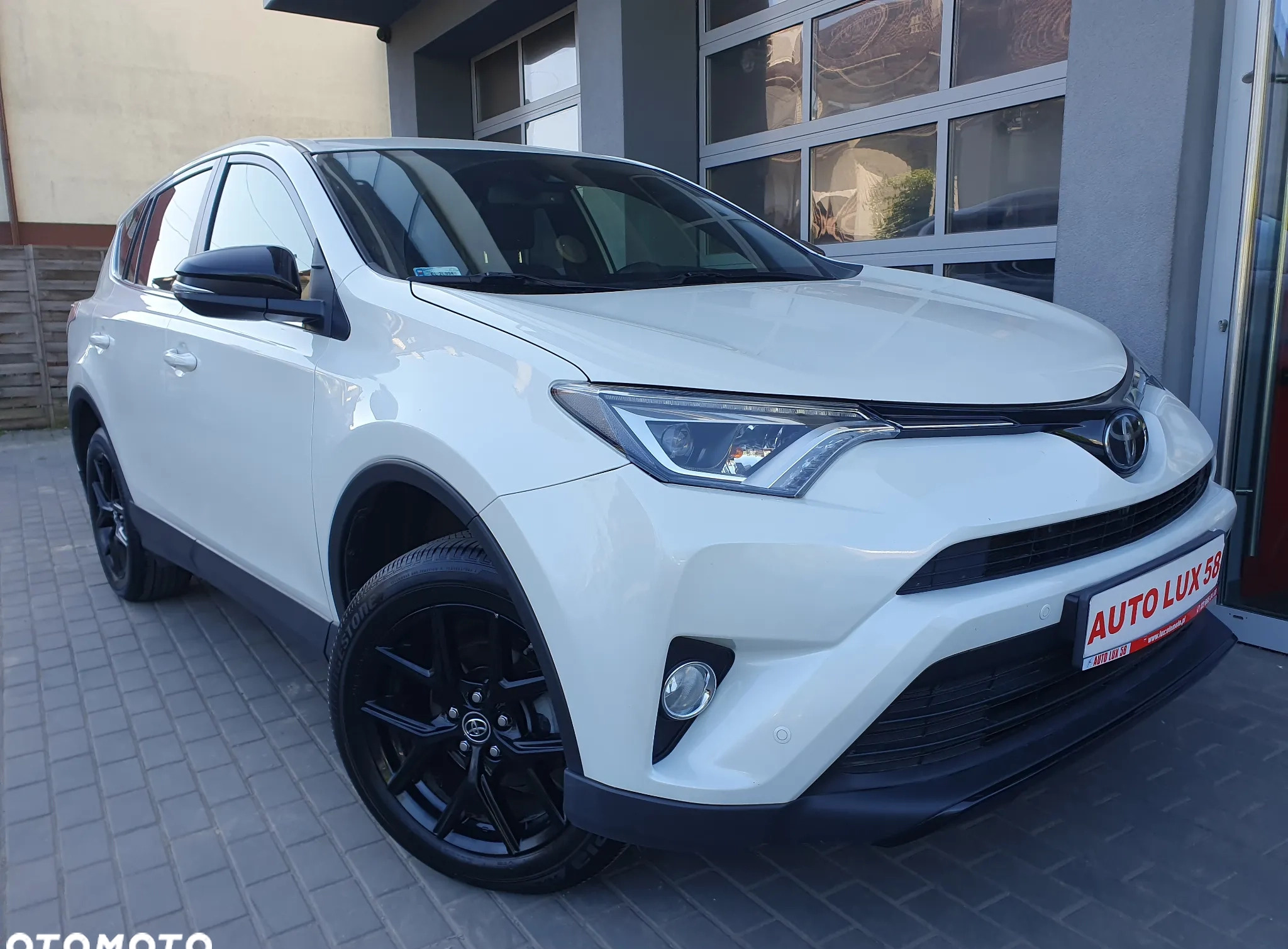 Toyota RAV4 cena 108900 przebieg: 88443, rok produkcji 2018 z Warszawa małe 631